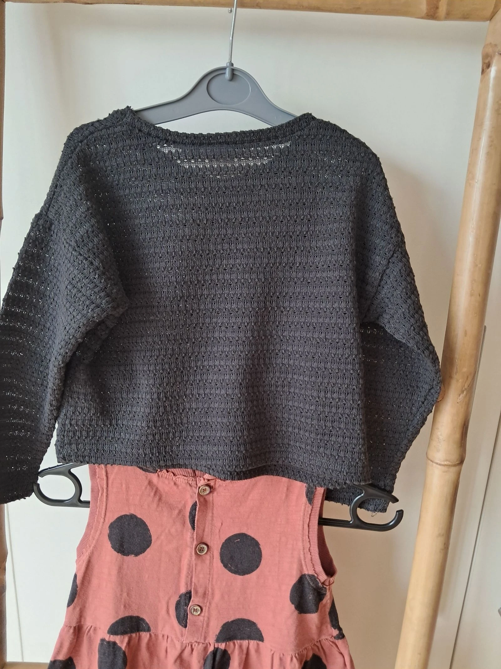 In the family jumpsuit set 36 months and Zara sweater 3/4 years – photo 6